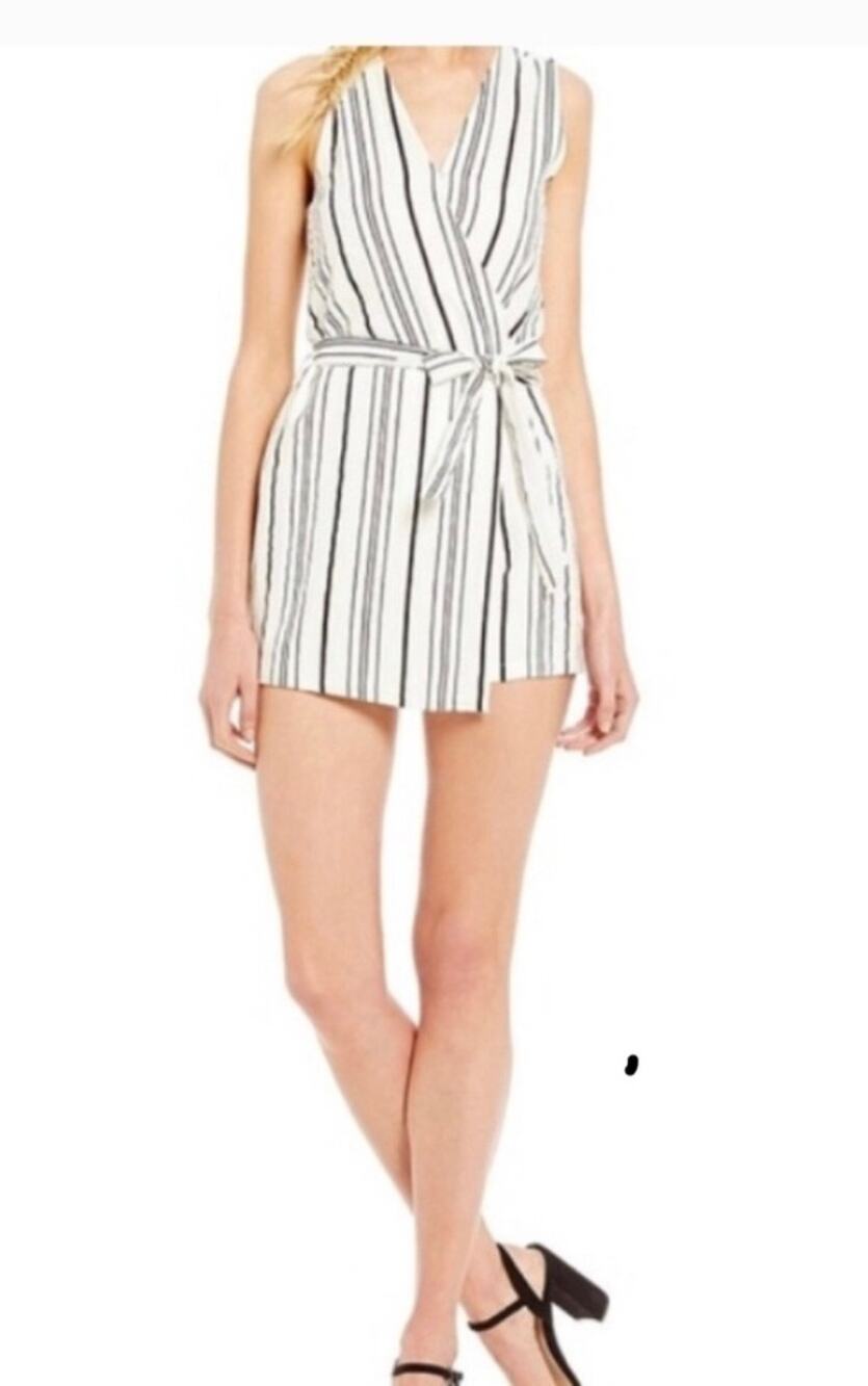 Sugar Lips White/Black Sleeveless Shorts Romper Women’s SZ XL